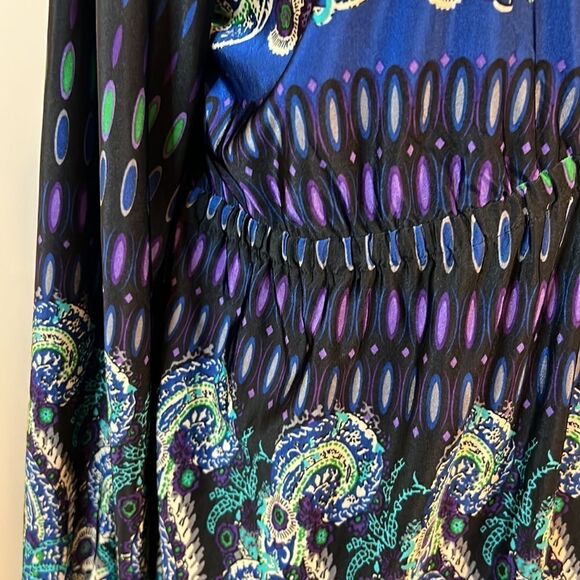 VENUS V-neck Blue & Purple Print Blouse - Size Medium - Picture 4 of 13